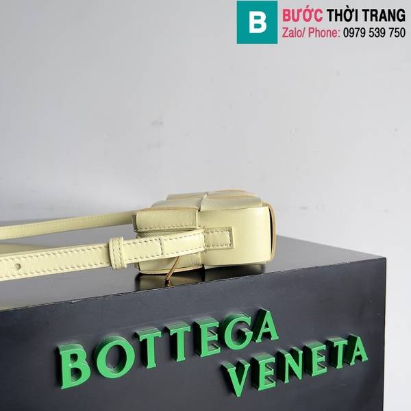 Túi xách Bottega Veneta Cassrtte cao cấp da bò màu trắng ngà size 18cm