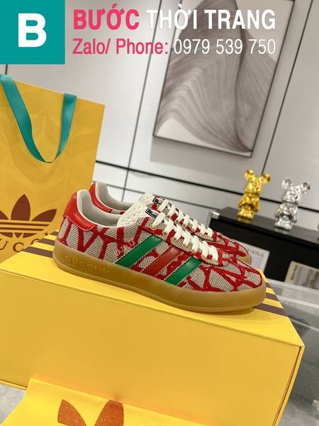 Giày thể thao Gucci x Adidas in logo màu đỏ