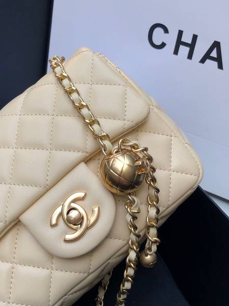 Túi xách Chanel mini siêu cấp da cừu màu trắng ngà size 17cm 