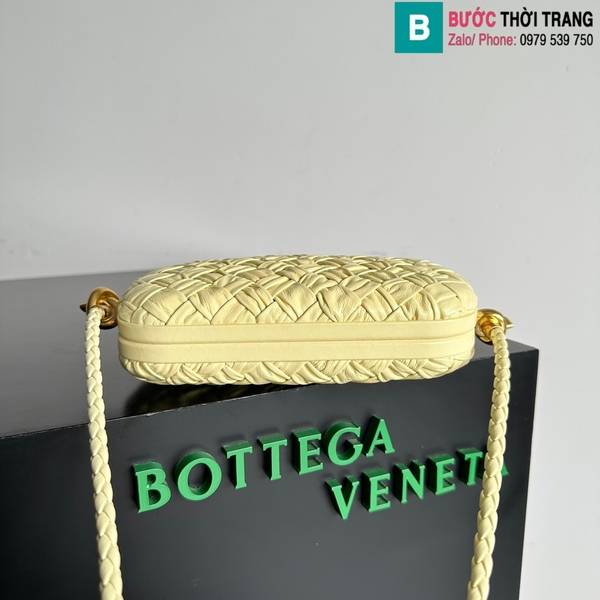Túi xách Bottega Veneta Knot cao cấp da bò màu trắng ngà size 20.5cm