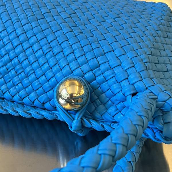 Túi xách Bottega Venenta Tosca siêu cấp da bò màu xanh size 27cm