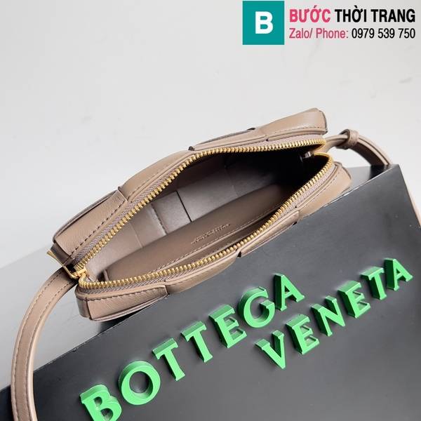 Túi xách Bottega Veneta Cassrtte cao cấp da bò màu nude size 18cm