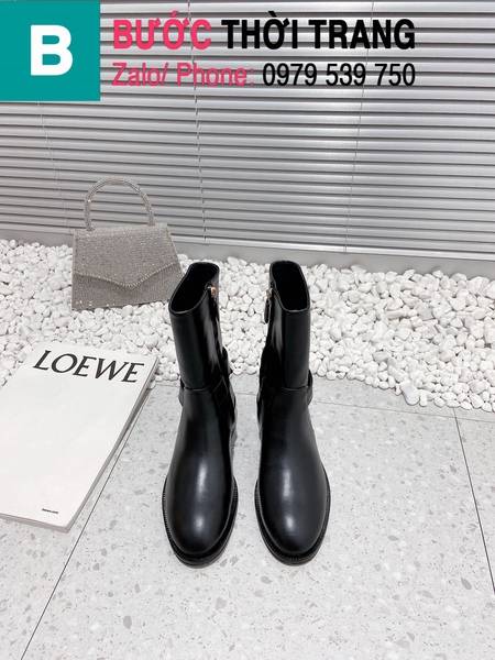 Boot cổ thấp Chanel gắn dây xích pha da màu đen cao 3.5cm