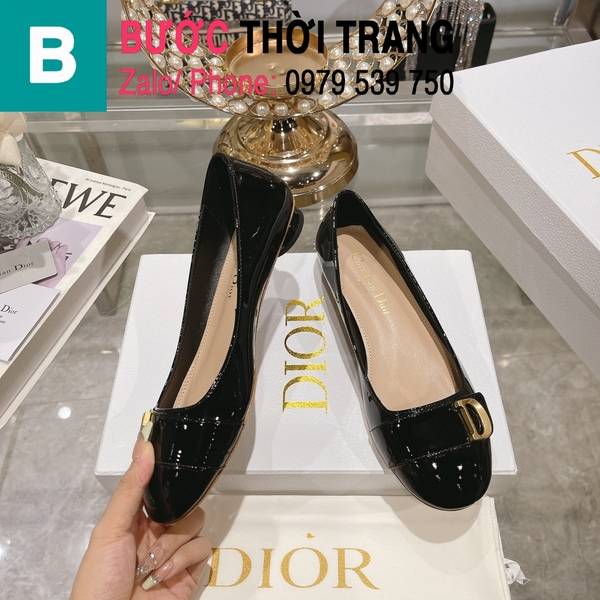 Giày bệt Dior da bóng mũi tròn gắn logo màu đen