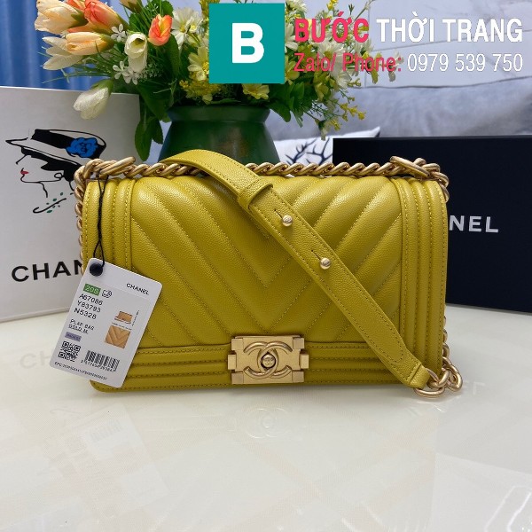 Túi xách Chanel Boy siêu cấp vân v da bê màu vàng size 25cm - 67086