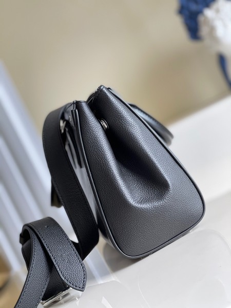 Túi xách LV Loius Vuitton Grenelle Tote PM siêu cấp da vân Epi màu đen size 27cm - 57680