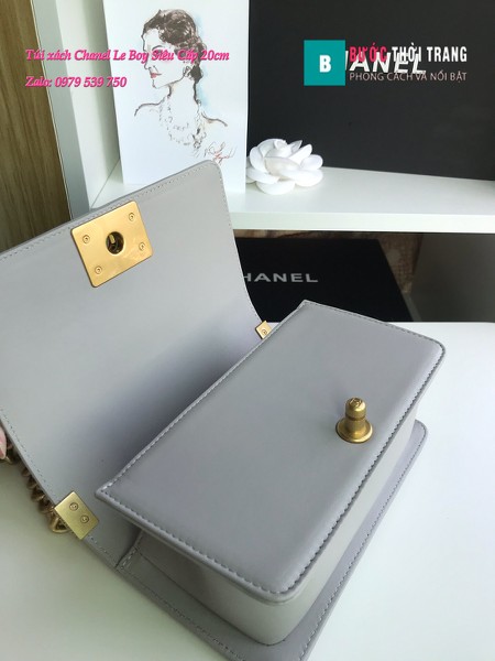 Túi Xách Chanel Boy Siêu Cấp ô trám màu xám trắng 20cm - A67085