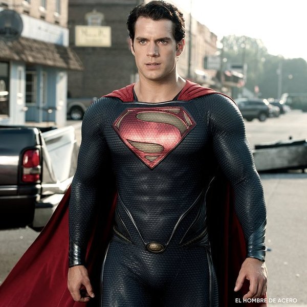 Henry Cavill anuncia  su regreso como Superman!