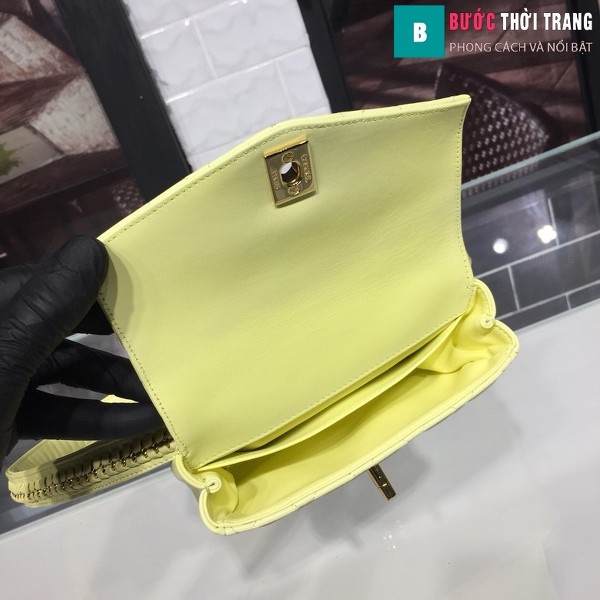 Túi xách đeo bụng Chanel siêu cấp màu vàng da bê size 17cm