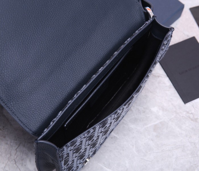 Túi xách Dior Saddle Bag siêu cấp chất liệu vải casvan màu 3 size 24cm