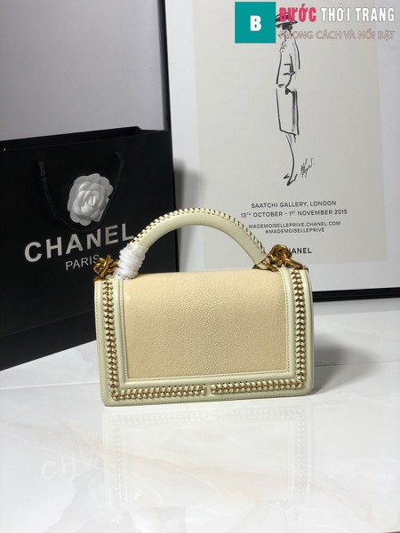Túi xách Chanel boy siêu cấp da cá đuối màu trắng size 25 cm - A67086