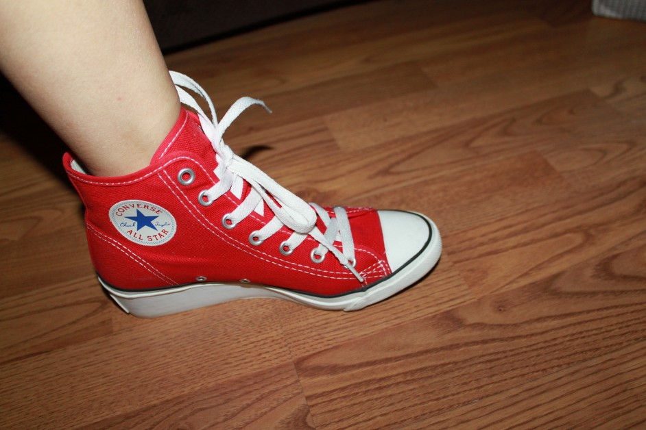 red wedge converse
